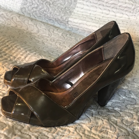 Green open toe heels - Picture 4 of 7